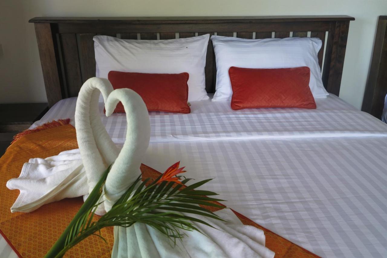 Koh Jum Coral Bay Resort Екстер'єр фото