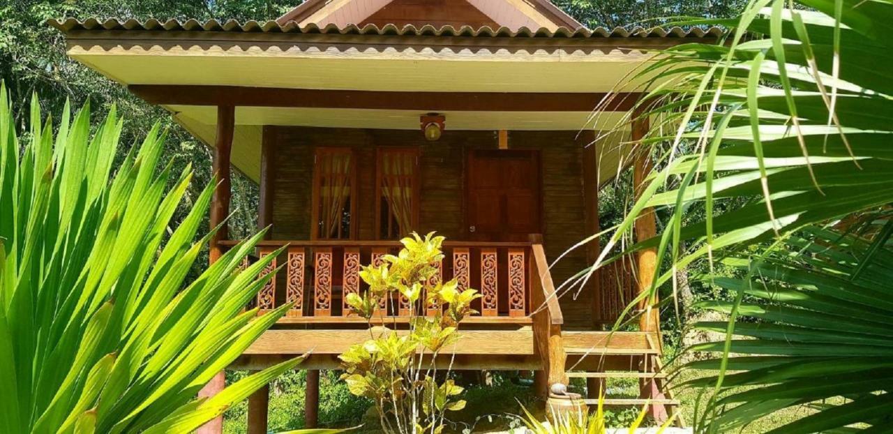 Koh Jum Coral Bay Resort Екстер'єр фото