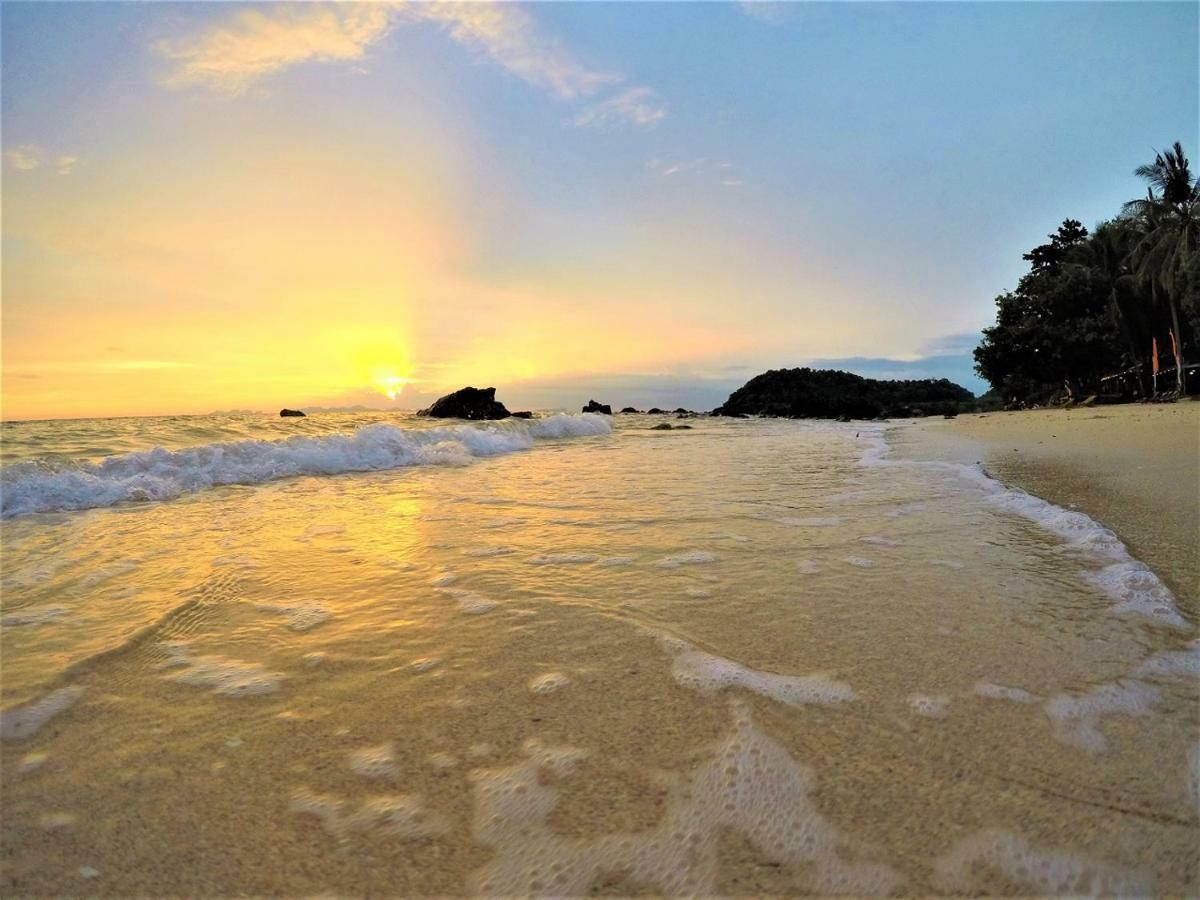 Koh Jum Coral Bay Resort Екстер'єр фото