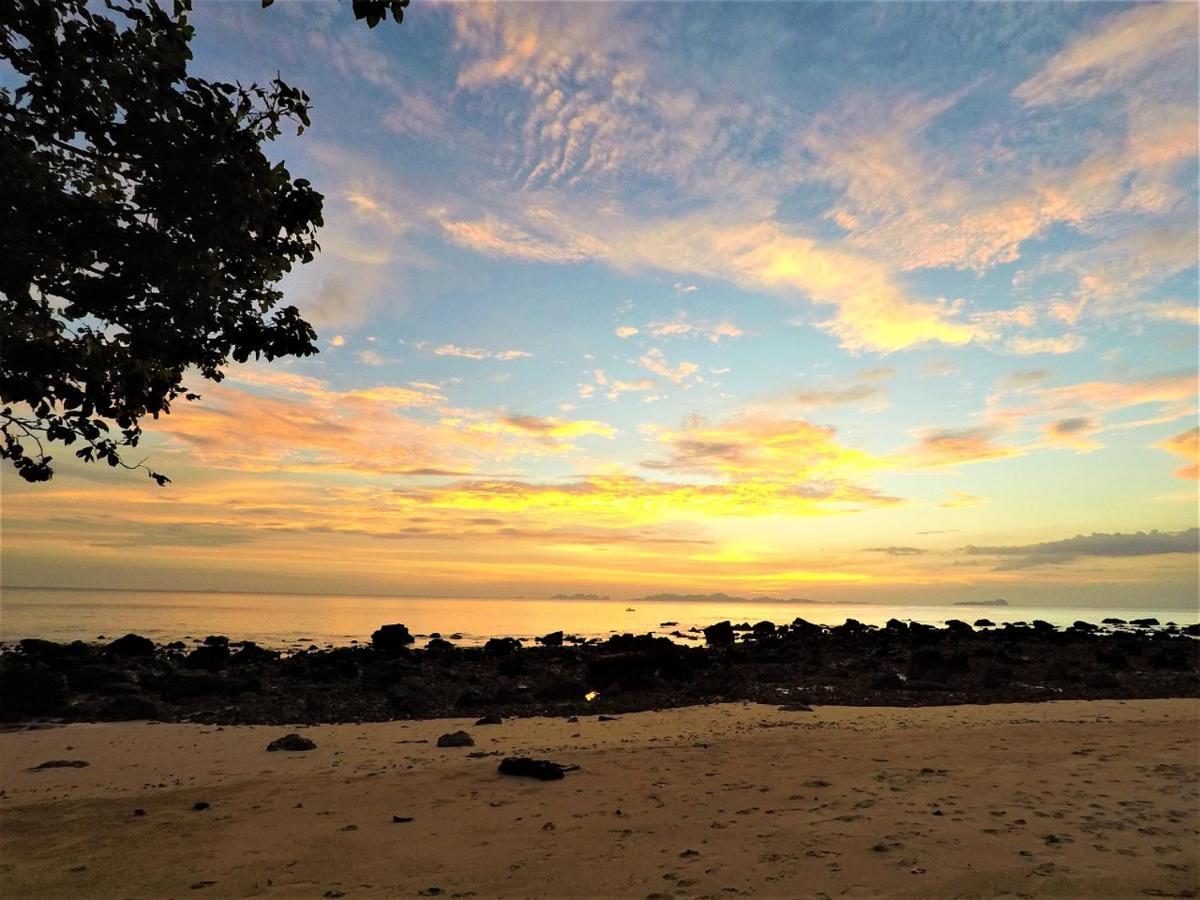 Koh Jum Coral Bay Resort Екстер'єр фото