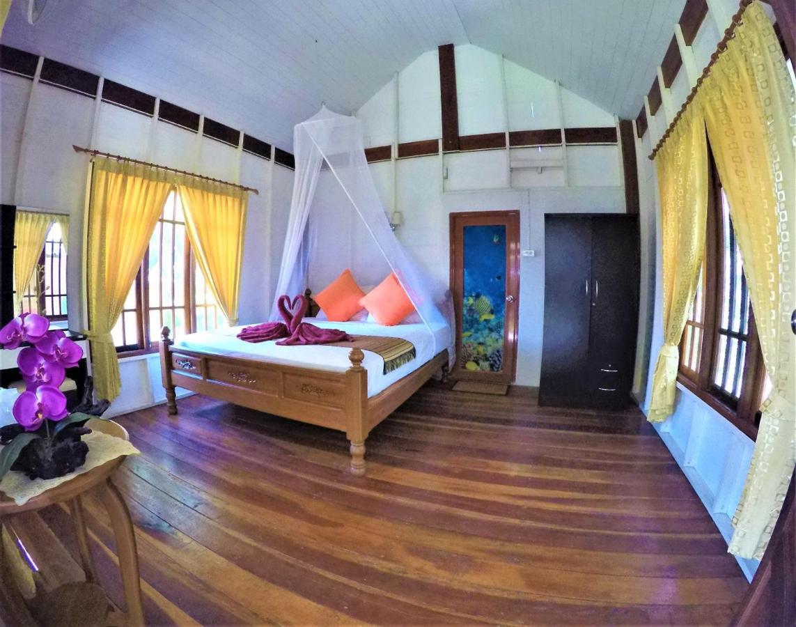 Koh Jum Coral Bay Resort Екстер'єр фото