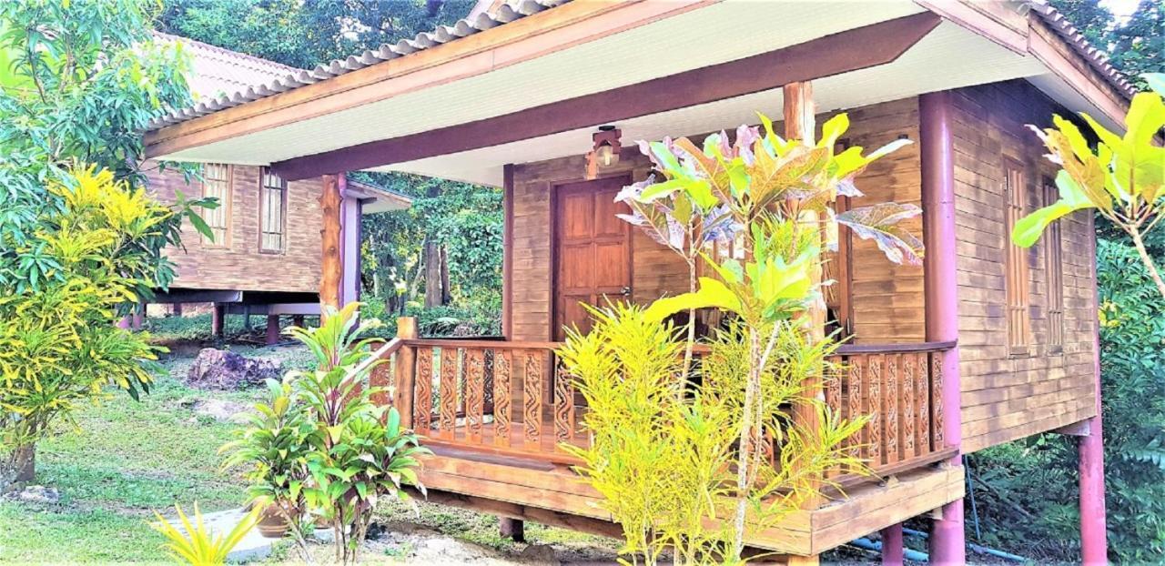 Koh Jum Coral Bay Resort Екстер'єр фото